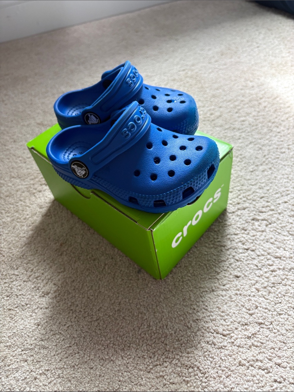 CROCS Kids Classic Clog in Bright Blue